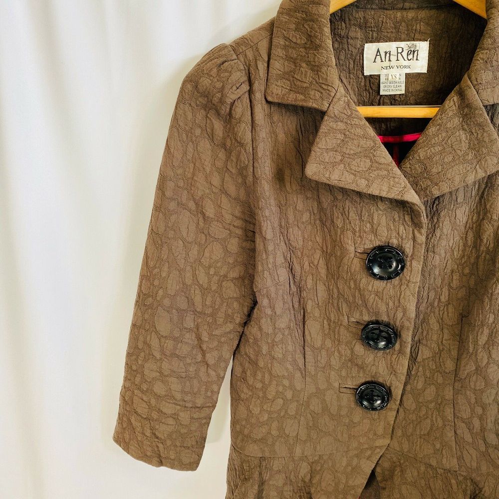 An Ren New York Ruffle Button Jacket - Picture 4 of 6